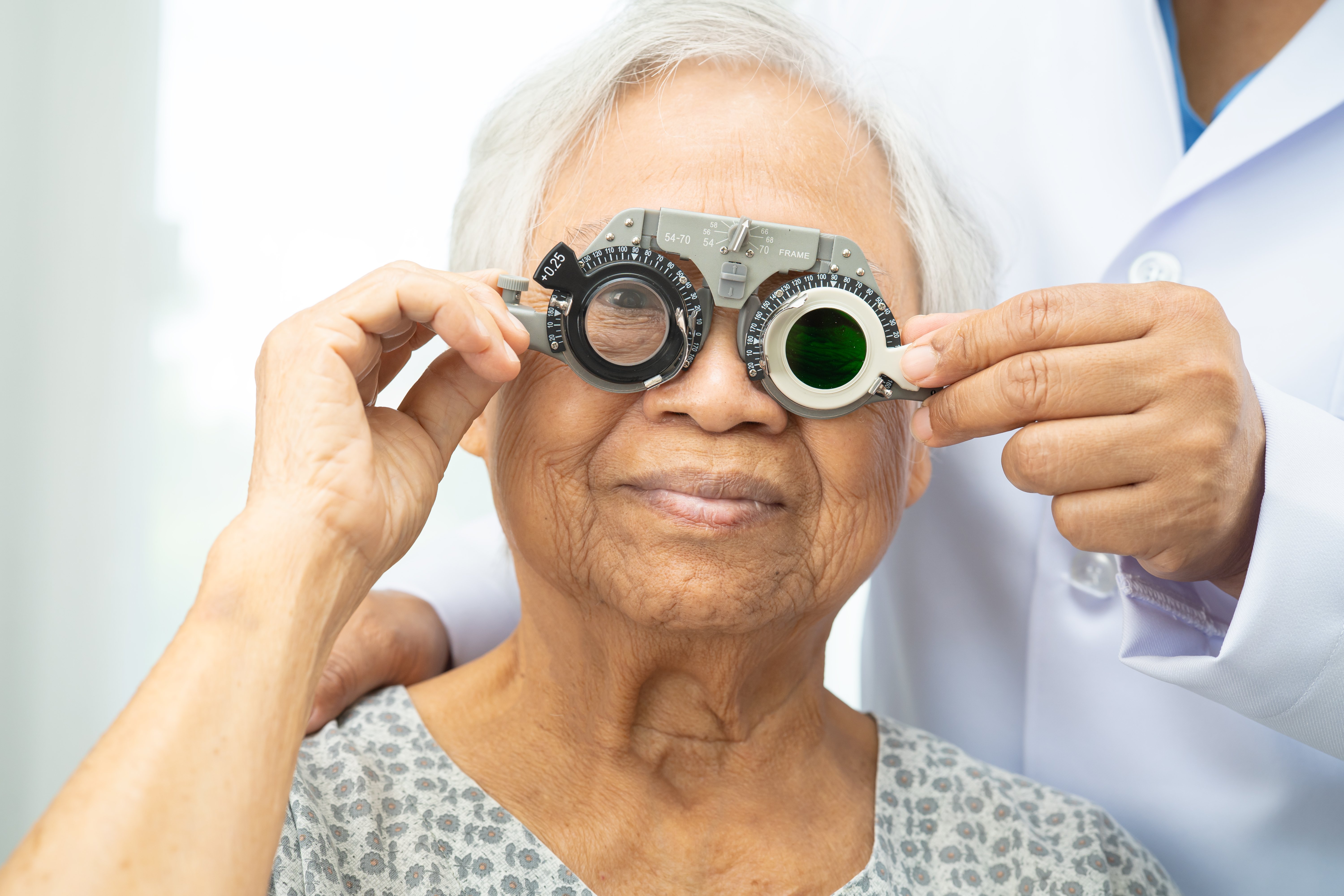 asian-senior-woman-wearing-ophthalmic-vision-eye-t-2025-09-08-12-17-59-utc-1